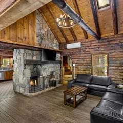 Creekfront Rustic Log Cabin