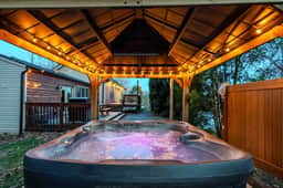 Lakefront Estate with Heated Pool & Hot Tub