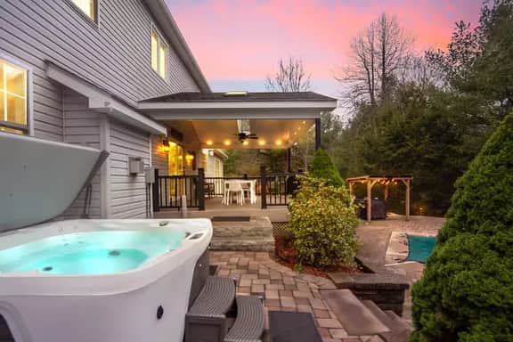 Incredible House with Private Heated Pool, Hot Tub